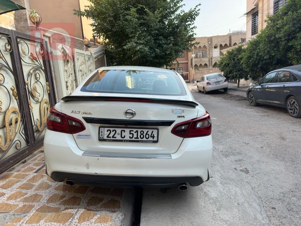 نيسان ألتيما